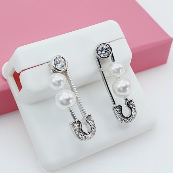 - "925 Sterling Silver Cubic Zirconia Earrings, U19254703 - Picture 5 of 11